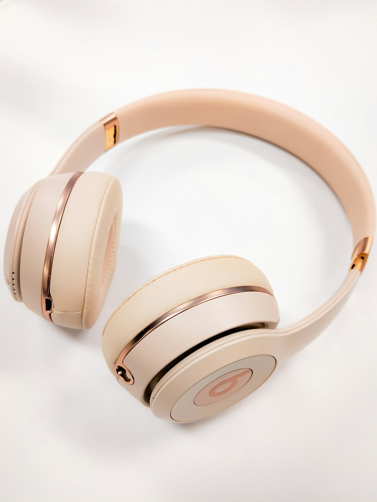 Apple AirPods Max Acoustic Engineering