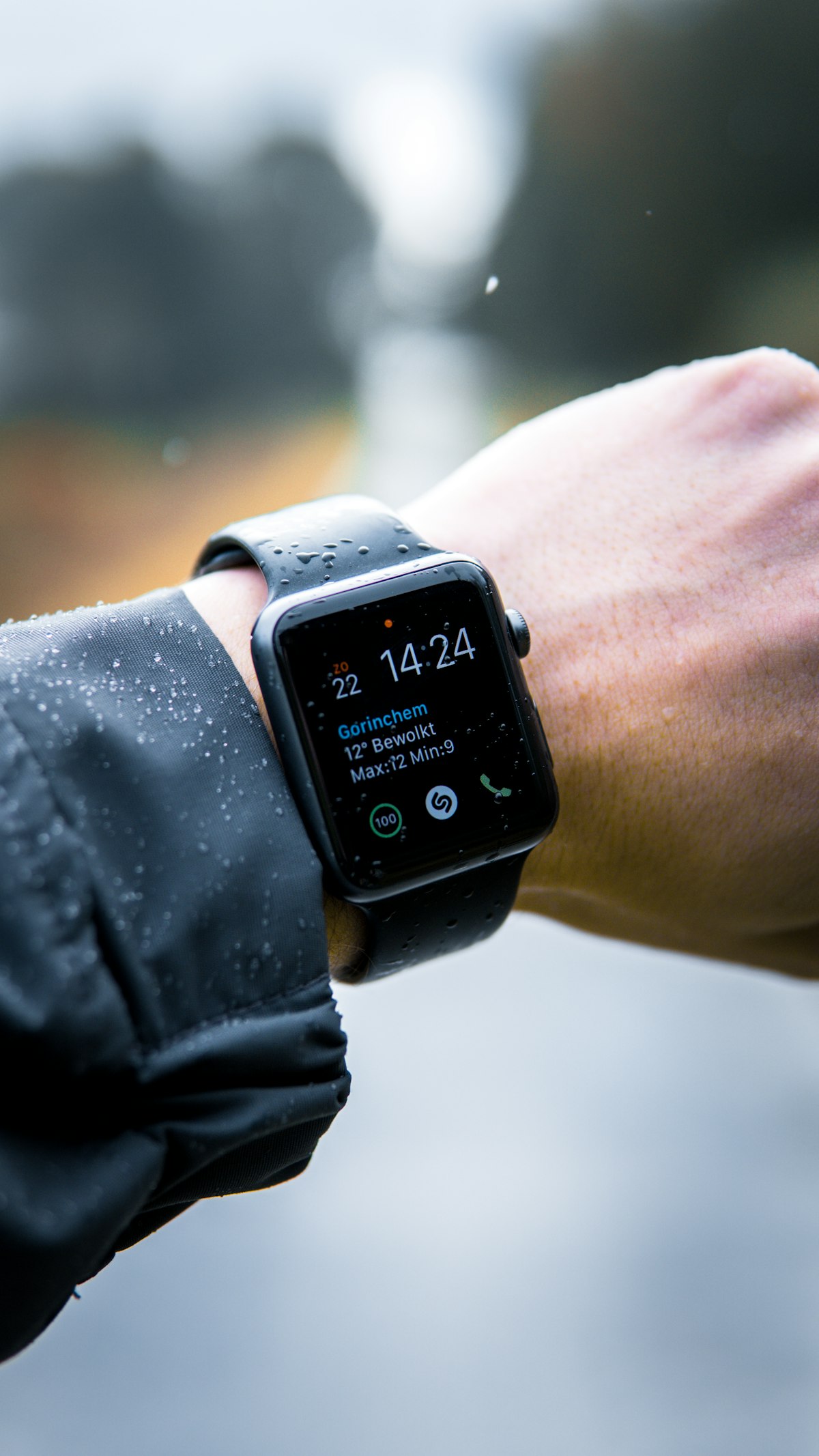 Apple Watch Series 10 Wide-Angle OLED Display and Ultra-Thin Profile