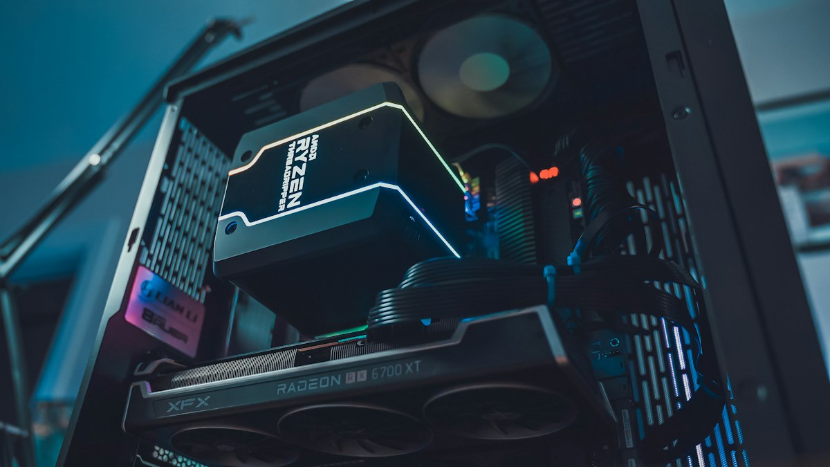 PC Hardware Liquid Cooling Components, Radiators, and Motherboard Socket Mechanics